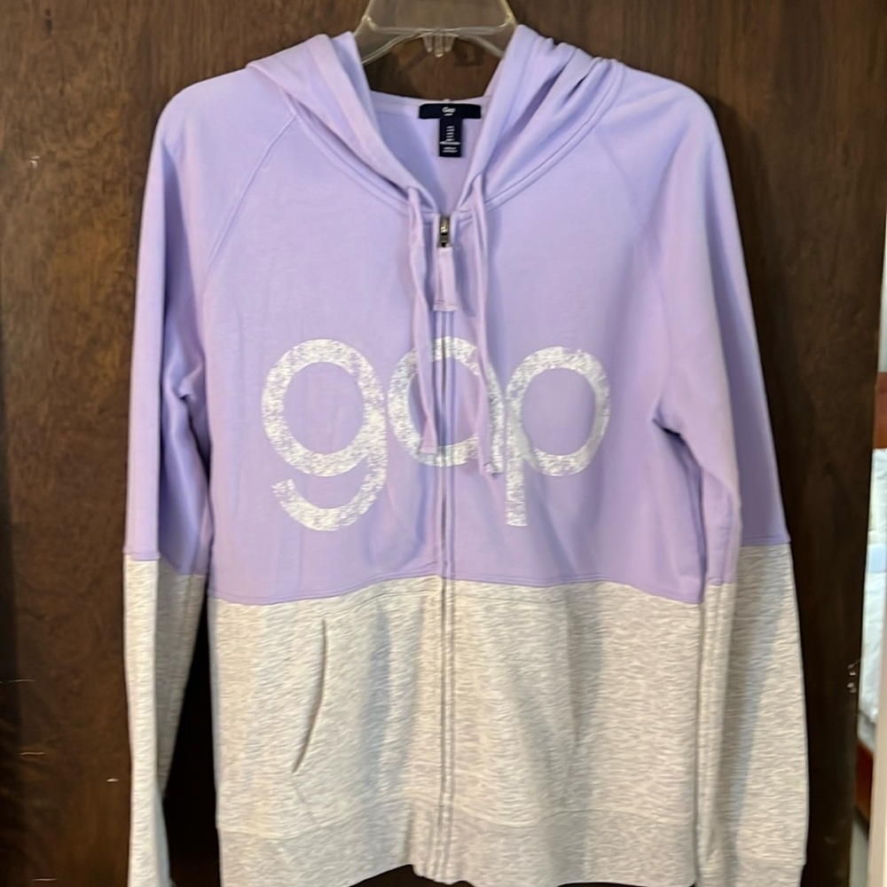 Ladies Gap hoodie. Size Large. In good condition.